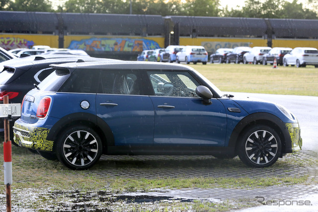MINI クーパーSE 改良新型プロトタイプ(スクープ写真)