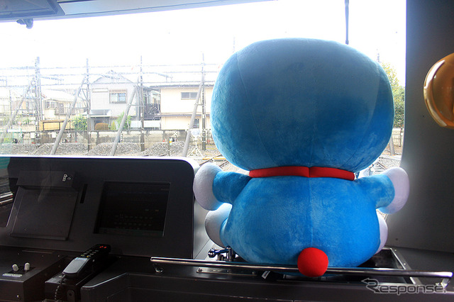 西武鉄道30000系「DORAEMON-GO!」