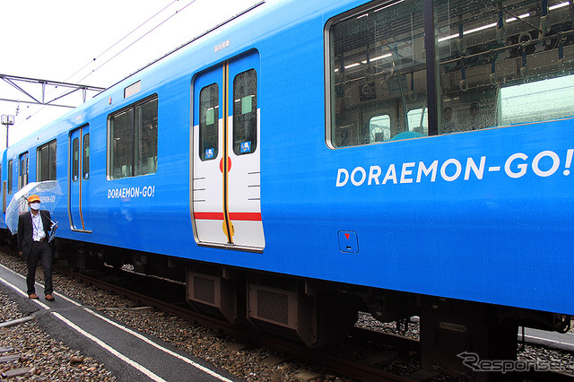 西武鉄道30000系「DORAEMON-GO!」