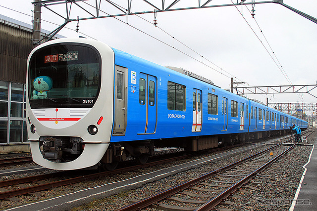 西武鉄道30000系「DORAEMON-GO!」