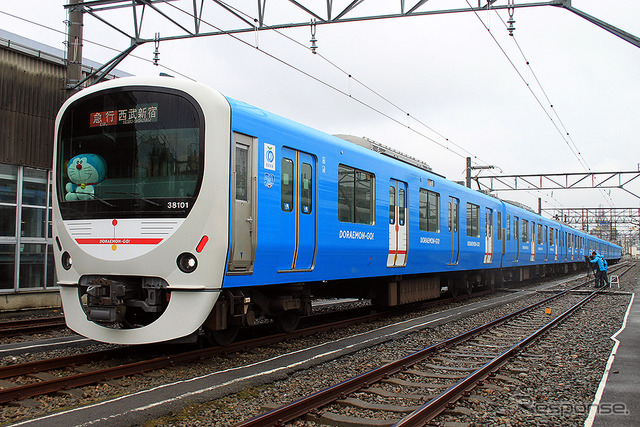 西武鉄道30000系「DORAEMON－GO！」