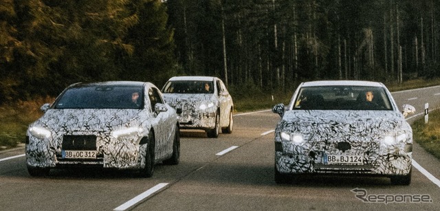 メルセデスベンツの新型EV 3車種のプロトタイプ(左からEQS、EQE SUV、EQE)