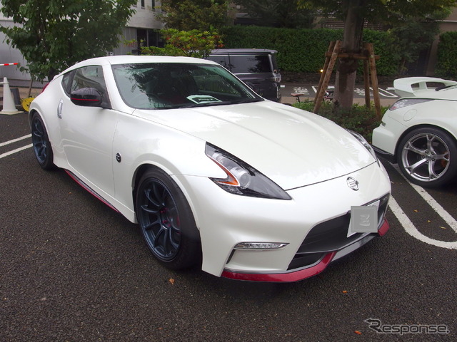 日産フェアレディZ Z34(代官山蔦屋書店モーニングクルーズ)