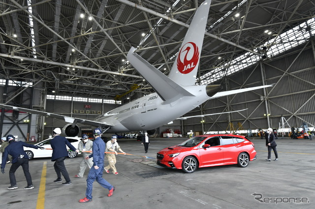 スバル・レヴォーグ新型発表会（成田空港JALハンガー）