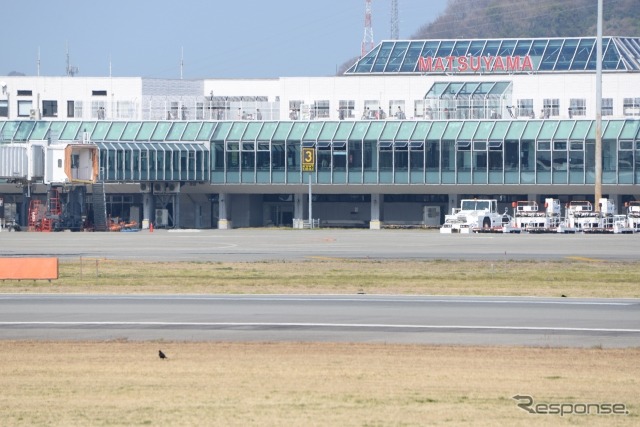 松山空港