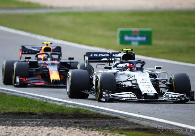 アルファタウリ・ホンダの#10 P.ガスリー(前)と、レッドブル・ホンダの#23 A.アルボン(20年F1アイフェルGP)。