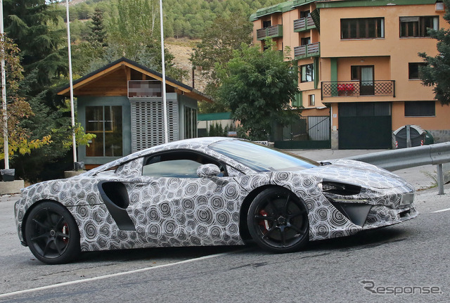 マクラーレンの新型ハイブリッド・スーパーカー(スクープ写真)