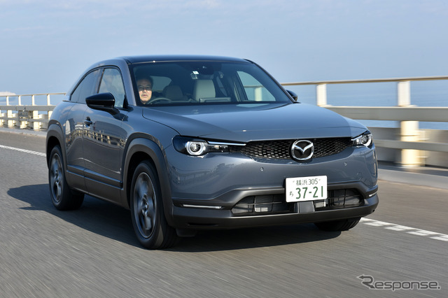 マツダ MX-30(ポリメタルグレー、メタリック+3トーン、2WD)