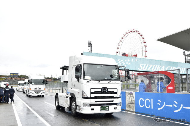 SUPER GT第6戦 搬入日のトランポ