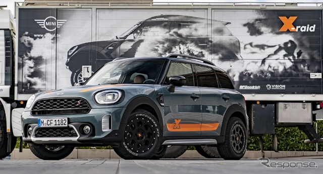 MINI カントリーマン(MINI クロスオーバー )の「Powered by X-raid」パッケージ