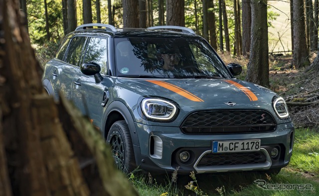 MINI カントリーマン(MINI クロスオーバー )の「Powered by X-raid」パッケージ