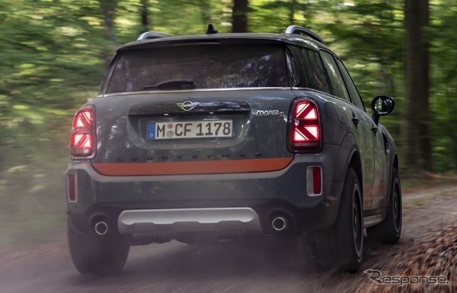 MINI カントリーマン(MINI クロスオーバー )の「Powered by X-raid」パッケージ