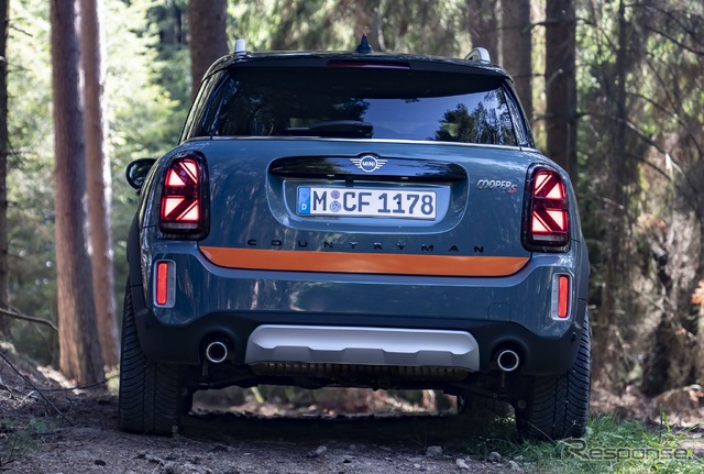 MINI カントリーマン(MINI クロスオーバー )の「Powered by X-raid」パッケージ