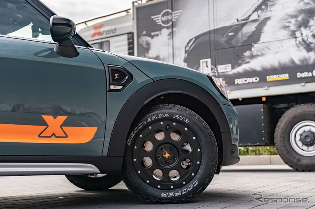MINI カントリーマン(MINI クロスオーバー )の「Powered by X-raid」パッケージ
