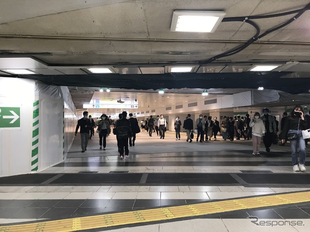 新宿駅東西自由通路