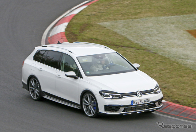 VW ゴルフR ヴァリアント(スクープ写真)