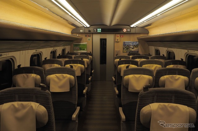 北海道・東北新幹線H5系の車内。E5系やE7系、W7系とともに4以上の車椅子用フリースペースを設けることとされている。