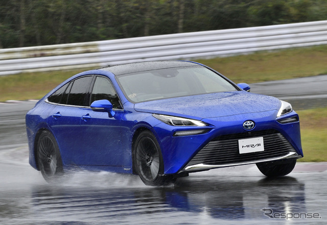 トヨタ MIRAI 新型(プロトタイプ)