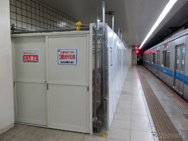 安全・防災対策工事の工期短縮:改良工事中の駅構内