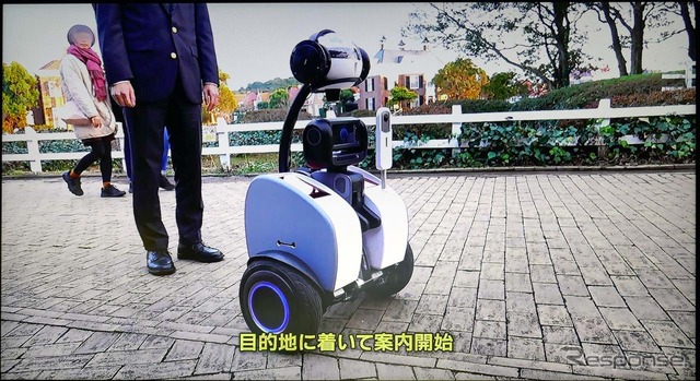 サブメータ級測位は観光ガイドロボットにも活用できる。写真はハウステンボスでの実証実験