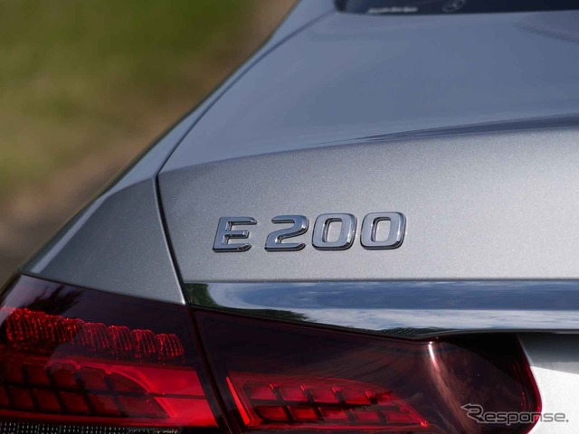 メルセデスベンツ Eクラスセダン 改良新型(E200スポーツ)