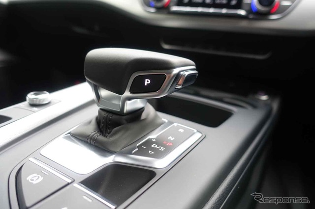 アウディ A4アバント 改良新型(35 TFSI Advanced)