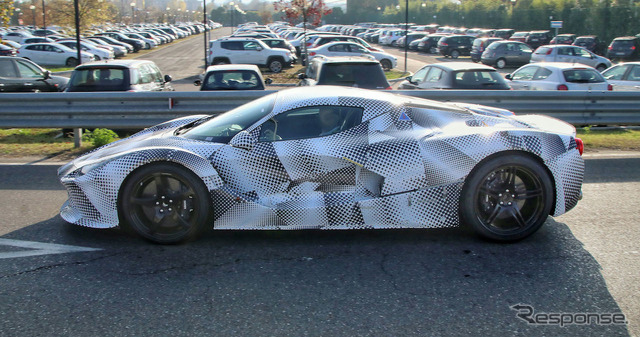 フェラーリ 新型ハイパーカー開発車両（スクープ写真）