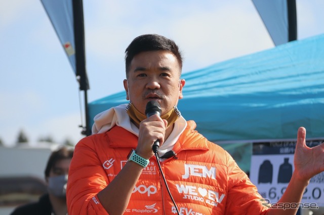 開会の挨拶をする主催者:HAMMER氏