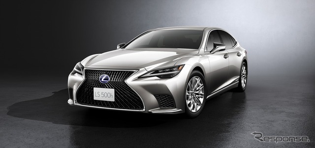 レクサス LS500h エグゼクティブ(銀影ラスター)