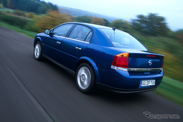 【ジュネーブショー2002出品車】新型オペル『ベクトラ』はこんな感じで……