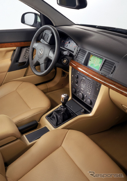 【ジュネーブショー2002出品車】新型オペル『ベクトラ』はこんな感じで……