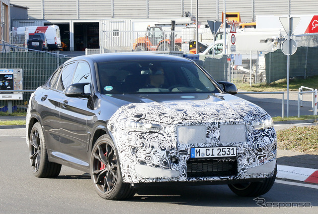 BMW X4M 改良新型プロトタイプ(スクープ写真)