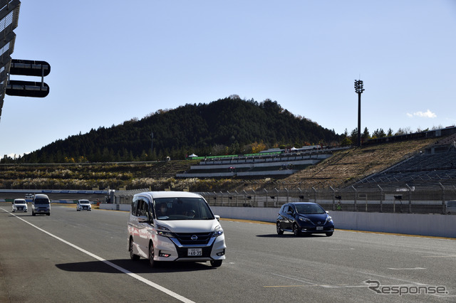 スーパー耐久もてぎ コースパレード