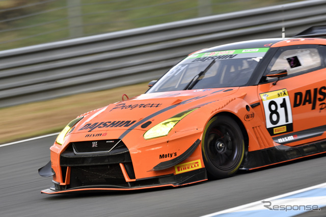 スーパー耐久 ピレリタイヤ