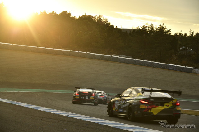 スーパー耐久 ピレリタイヤ