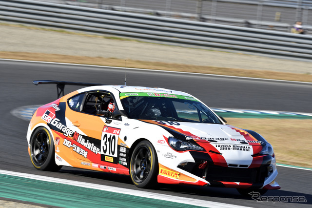 スーパー耐久 ピレリタイヤ