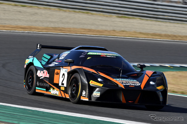 スーパー耐久 ピレリタイヤ