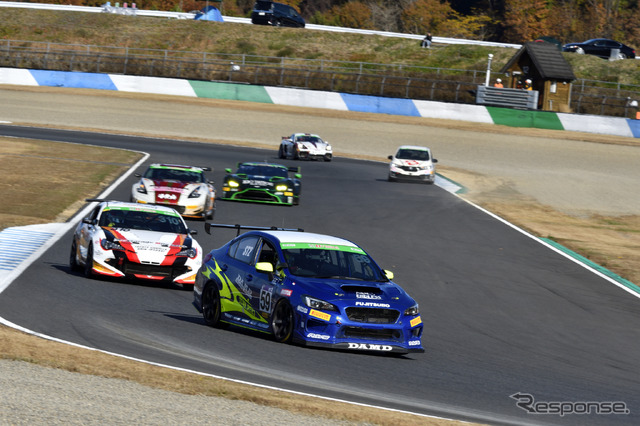 スーパー耐久 ピレリタイヤ