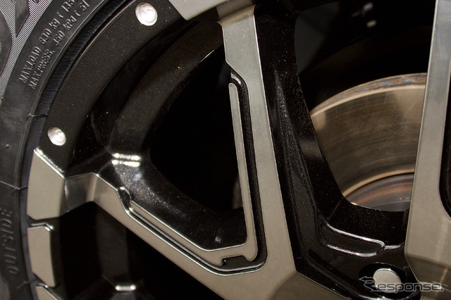 MiD ナイトロパワー デリンジャー 推奨サイズ:18×7.0J Inset42 5H-114.3/カラー:セミグロスブラック/フランジピアスドリルド/タイヤサイズ:215/50R18 ※チューナーサイズ