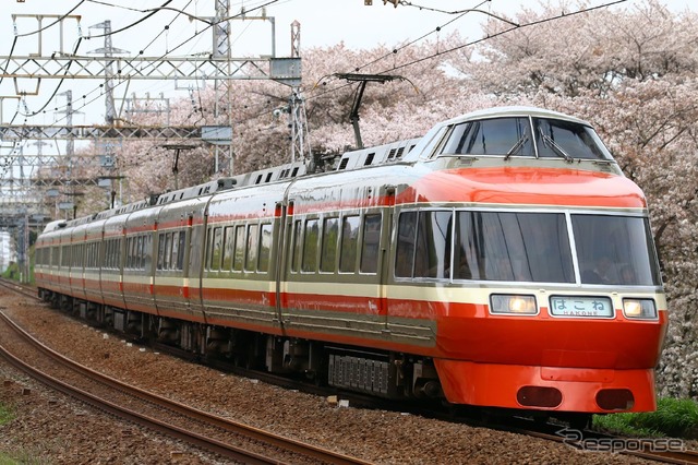 特急ロマンスカーLSE(7000形)