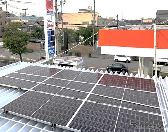 条南サービスステーションに設置した太陽光発電設備玉（大阪府）