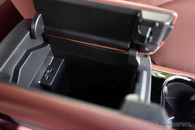 マツダ CX-8 改良新型(エクスクルーシブモード)
