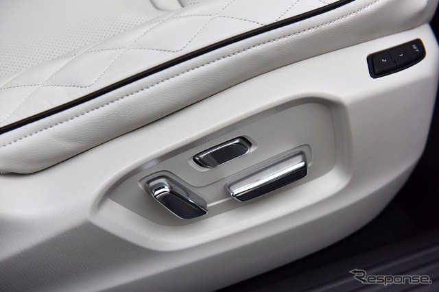 マツダ CX-8 改良新型(エクスクルーシブモード)