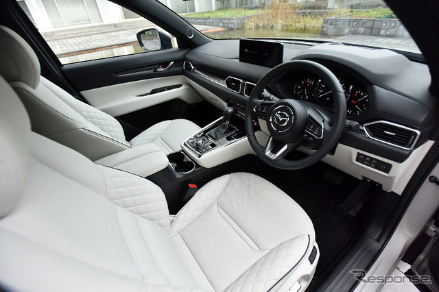 マツダ CX-8 改良新型(エクスクルーシブモード)