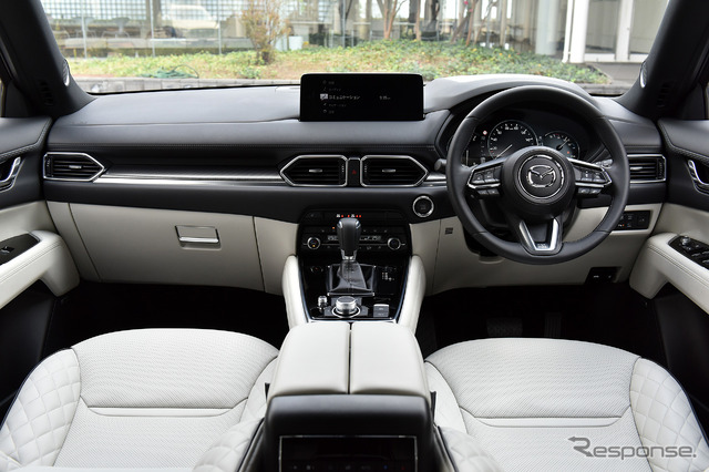 マツダ CX-8 改良新型(エクスクルーシブモード)