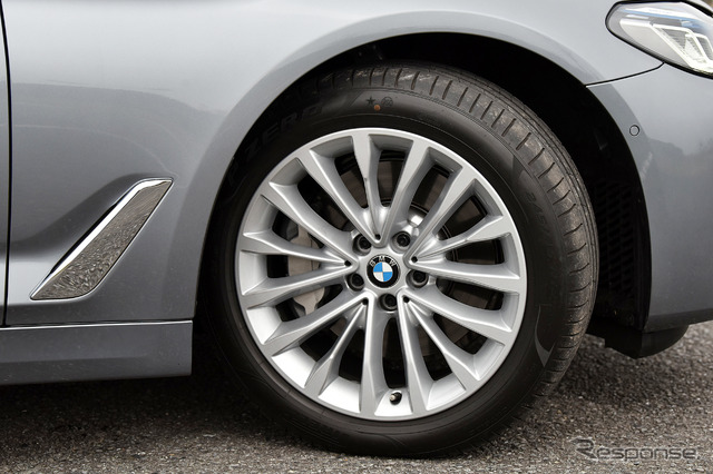 BMW 5シリーズ 改良新型(530i Luxury)