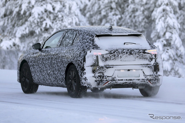 DS 4 後継モデル プロトタイプ(スクープ写真)