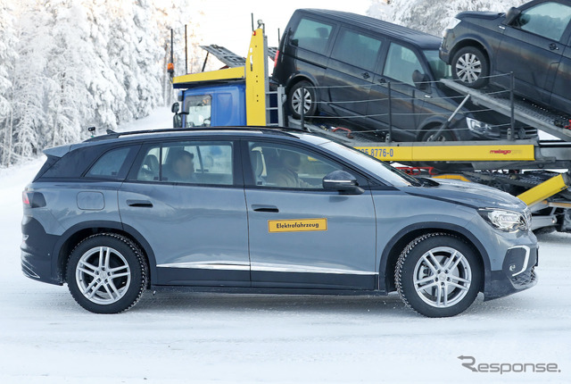 VW ID.6 市販型プロトタイプ(スクープ写真)