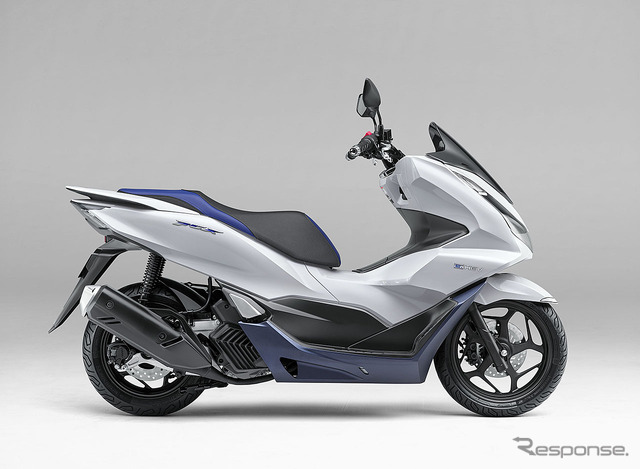 ホンダ PCX e:HEV(パールジャスミンホワイト)
