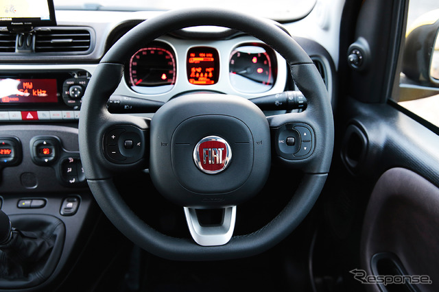 FIAT Panda Cross 4×4(フィアット パンダ クロス フォーバイフォー)